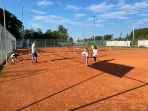 kinder tennis px